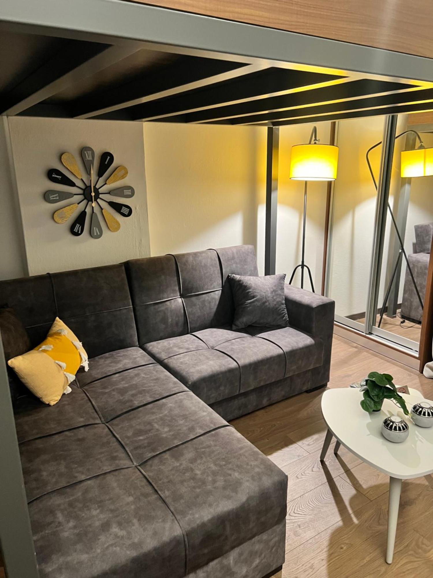 Modern Tiny House In Волос Екстериор снимка